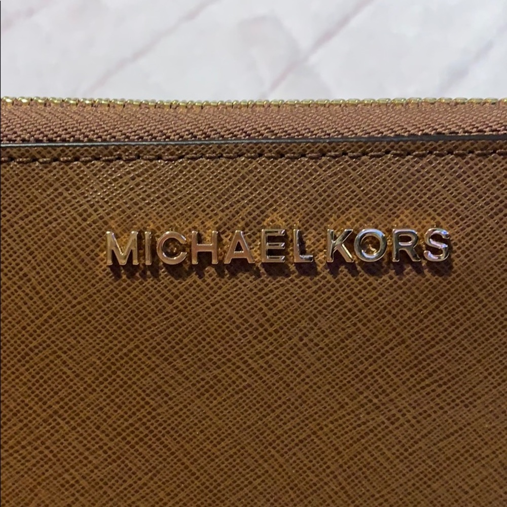 Michael Kors Wallet with wrist strap NWT